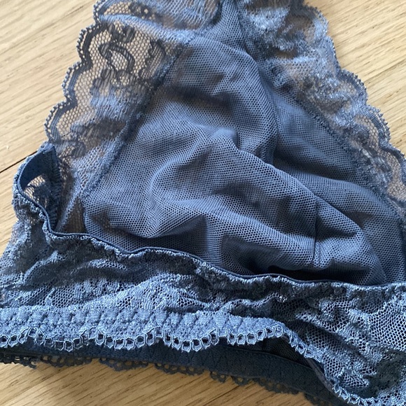 NWOT Victoria Secret Gray Racerback Bralette - Picture 4 of 5